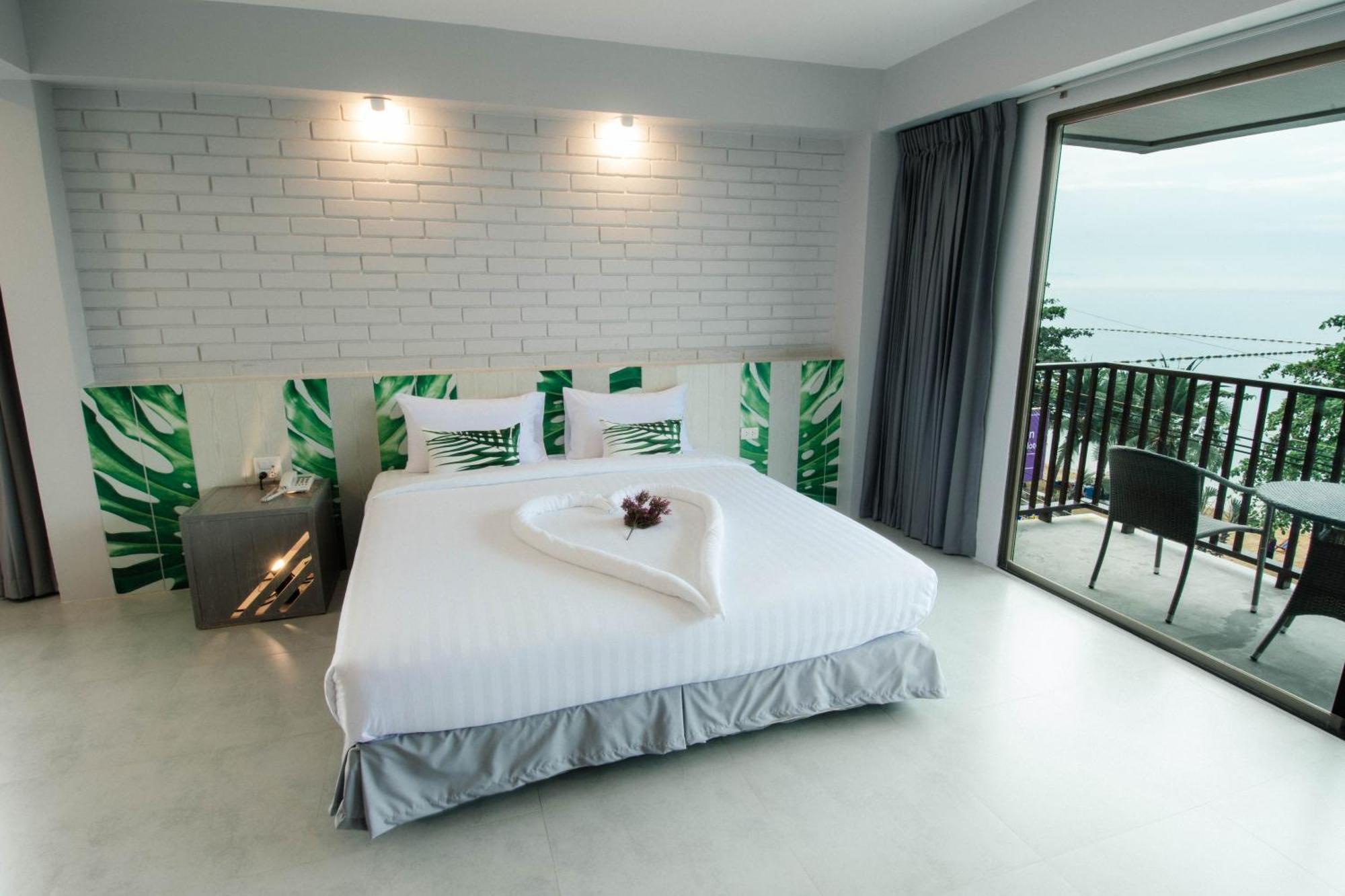 The Pat Hotel Jomtien Beach Exterior photo
